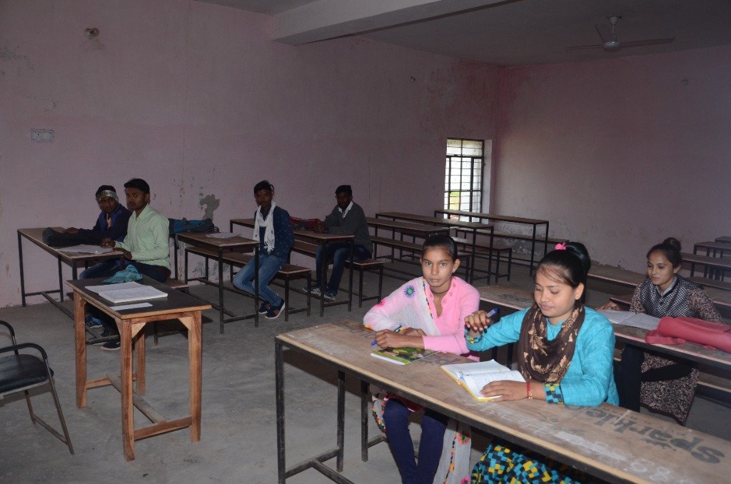 Shiv Shakti College Classroom Lecture Session & Students